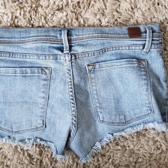 Denim shorts - Picture 2 of 3